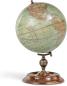 Preview: Vintage Globus von Weber Costello aus dem Jahr 1921 mit detailreicher Weltkarte, Messingmeridian und gedrechseltem Holzsockel auf weißem Hintergrund